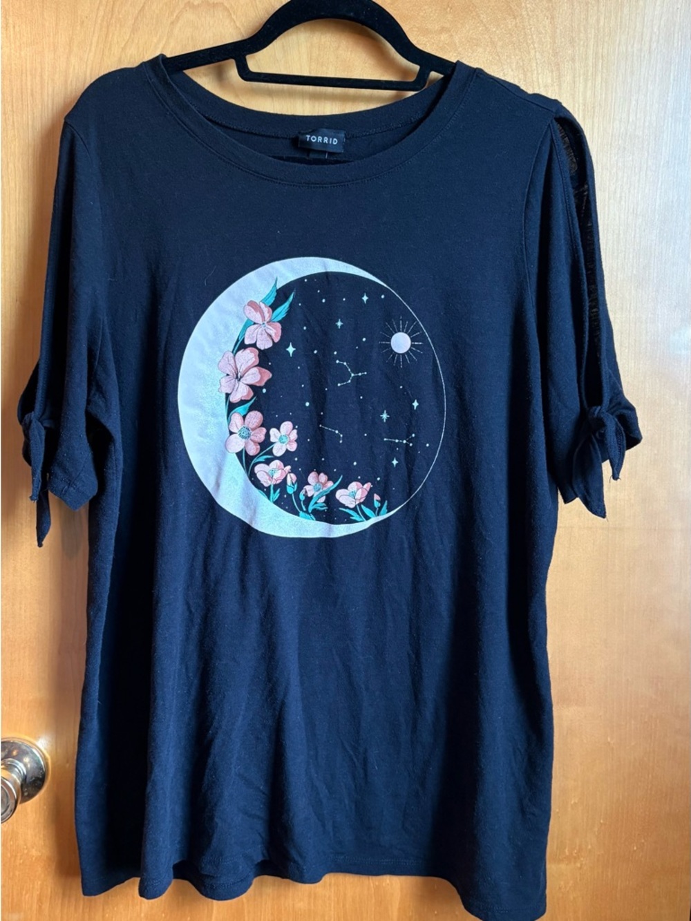 Torrid Moon Graphic Tee Size 1 Celestial Floral Star Short Sleeve Top Black